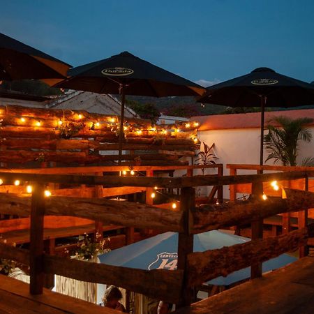 Kamazoztz Hostel And Travel Antigua Buitenkant foto