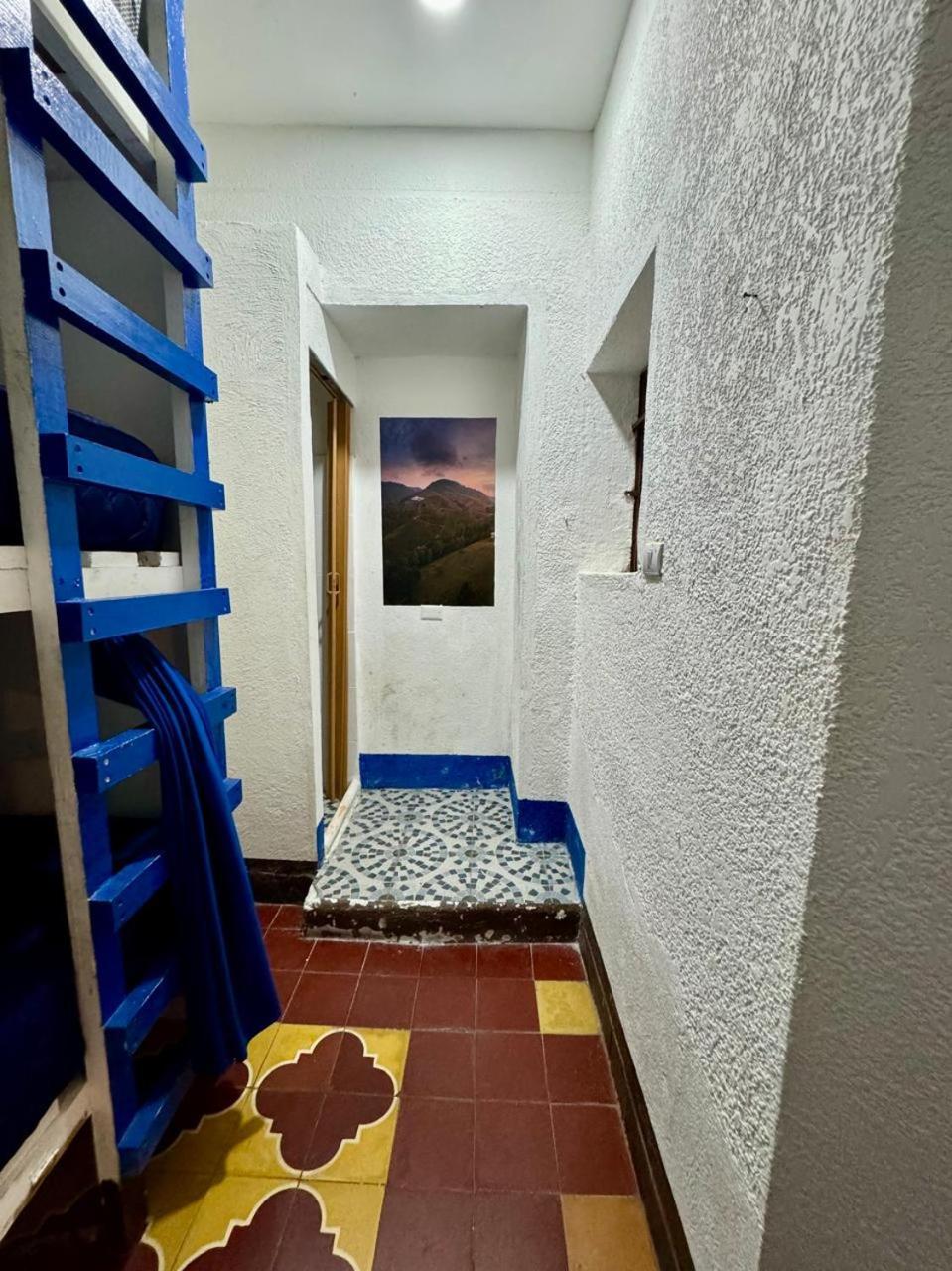 Kamazoztz Hostel And Travel Antigua Buitenkant foto
